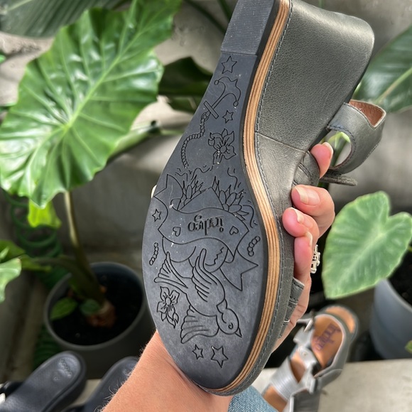 Clark Full leather, adjustable-width wedge sandals. - Picture 4 of 4